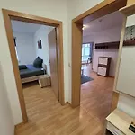 Apartment 69m2 Mit Parkplatz An Der Am Zittauer Stadtzentrum Lage - Wohnen Auf Zeit - 2 Raum *
