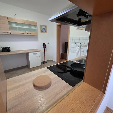 69m2 Mit Parkplatz An Der Am Zittauer Stadtzentrum Lage - Wohnen Auf Zeit - 2 Raum