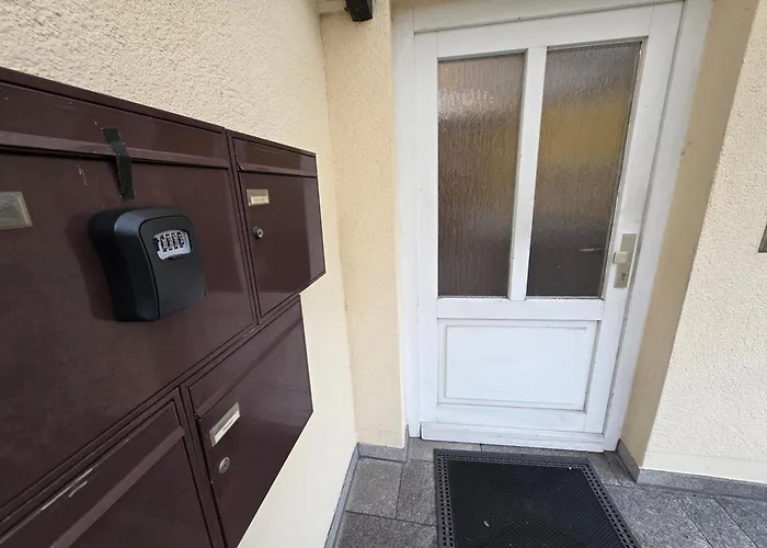 69m2 Mit Parkplatz An Der Am Zittauer Stadtzentrum Lage - Wohnen Auf Zeit - 2 Raum Lejlighed *